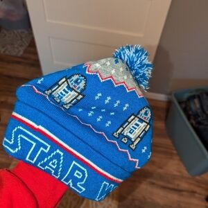 Star Wars Christmas ball hat. Star Wars theme winter hat. Outdoor wear.